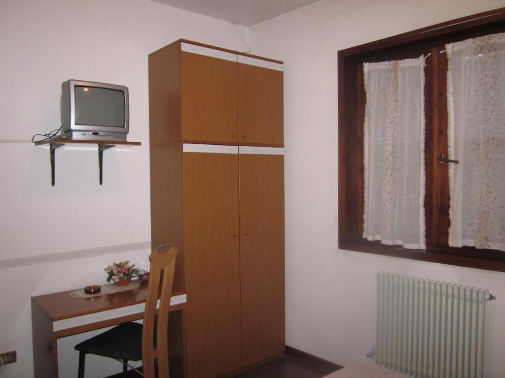 Albergo Leon Bianco Moggio Udinese Zimmer foto